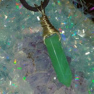 ✨SOLD✨Green Aventurine point Necklace